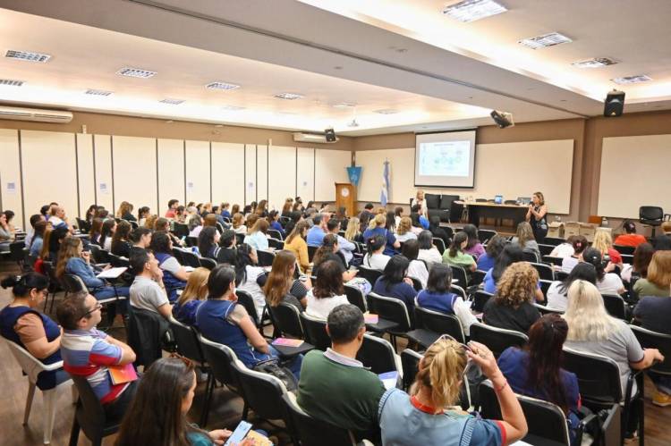  Más de 8.000 docentes participaron de las capacitaciones de la Red de Comunidades de Aprendizajes