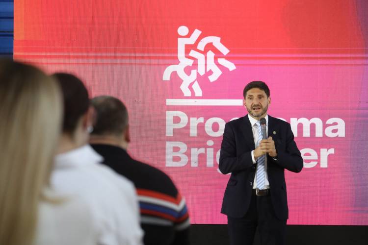 Pullaro: “El Programa Brigadier destaca los valores de solidaridad, fraternidad y valentía que representan a la Provincia”