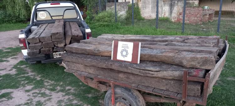 Cayastacito. Aprehendieron a dos masculinos por hurto de durmientes