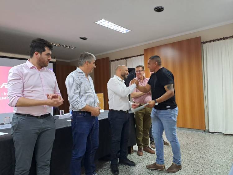 FOMENTAMOS A LOS EMPRENDEDORES.