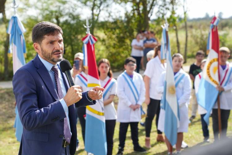  Pullaro entregó viviendas y escrituras en la localidad de Progreso