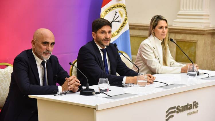 Pullaro: “Queremos que Ficha Limpia esté en la nueva Constitución provincial porque transparenta el sistema democrático”