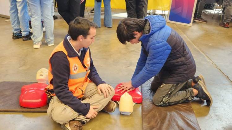Educación: más de 900 estudiantes recibirán capacitación en RCP