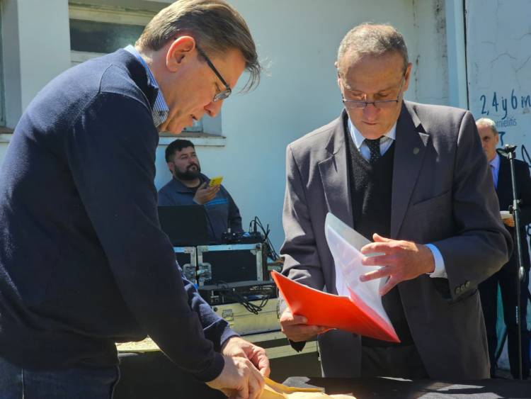 ONCE EMPRESAS PRESENTARON OFERTAS PARA LAS OBRAS DE REMODELACIÓN, REFUNCIONALIZACIÓN Y AMPLIACIÓN DEL SAMCO DE GOBERNADOR CRESPO.