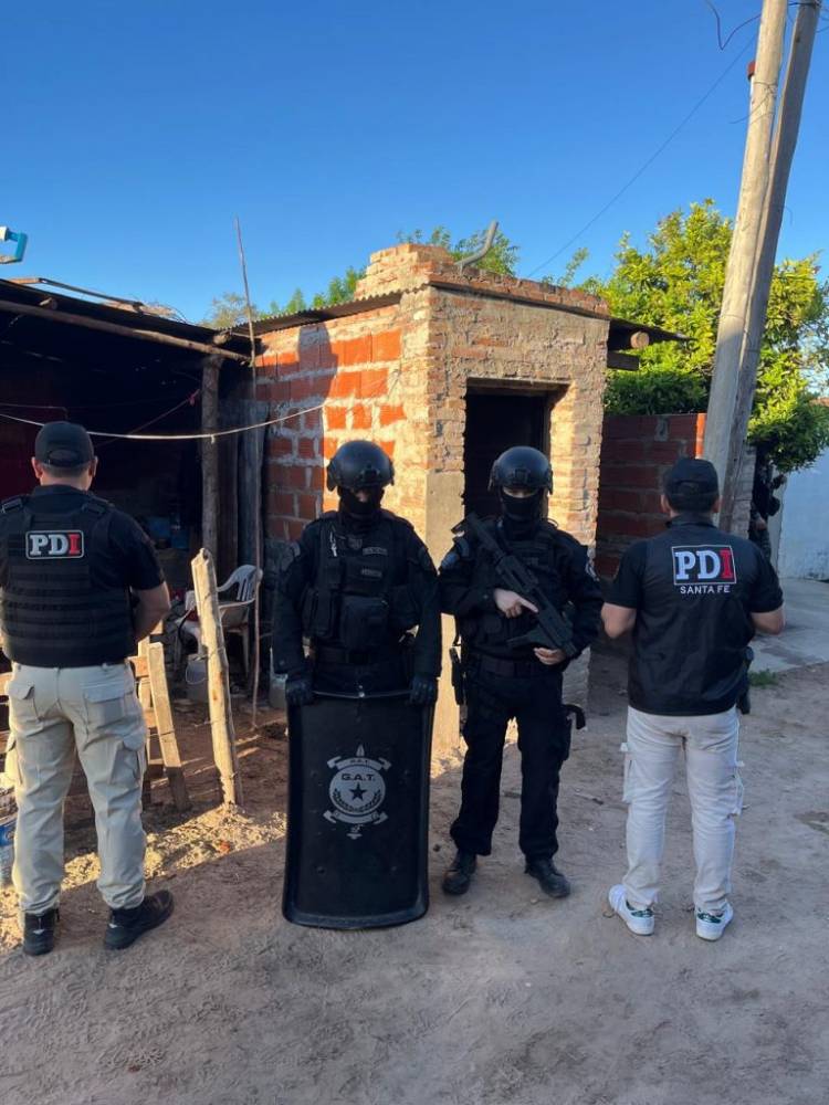 CAYASTÁ: PDI DETUVO A «PATITO» Y SECUESTRÓ COCAÍNA Y MARIHUANA.