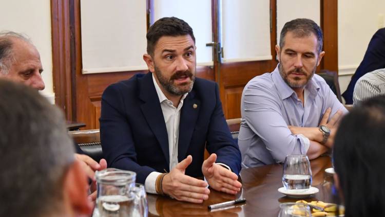 La Región Litoral avanza en el reconocimiento recíproco de licencias de pesca deportiva para residentes   