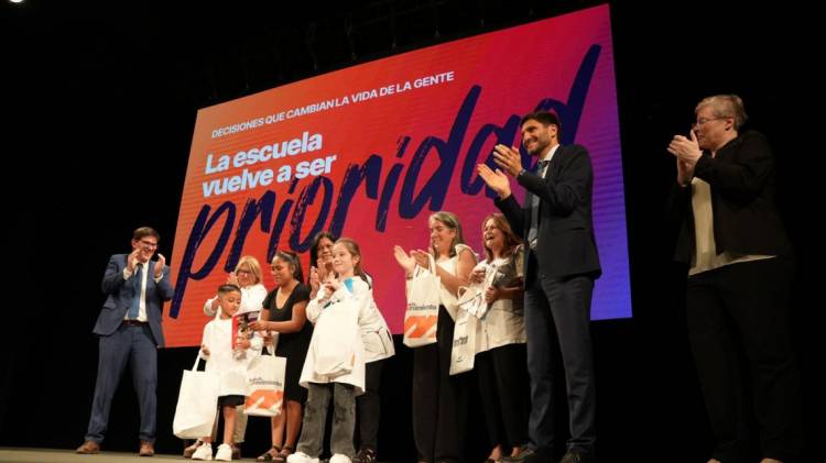 Pullaro: “En Santa Fe llevamos adelante un modelo de cambios y transformaciones sin motosierra, y con sensibilidad social”