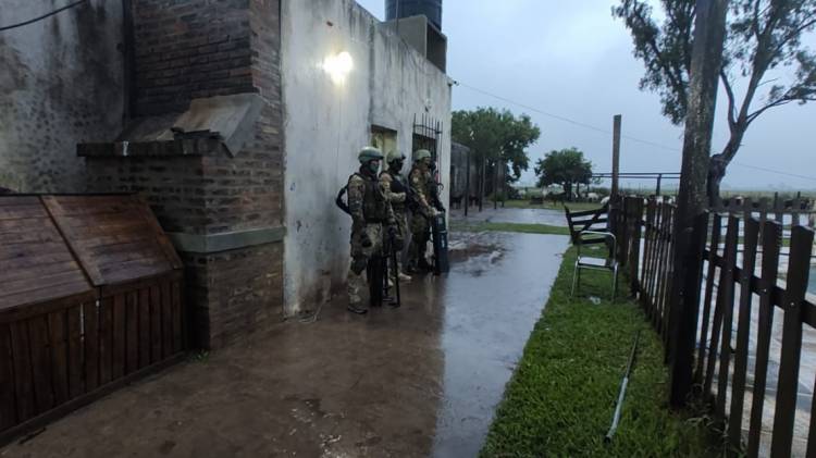 Secuestran un arsenal en Frontera y detienen a tres personas   