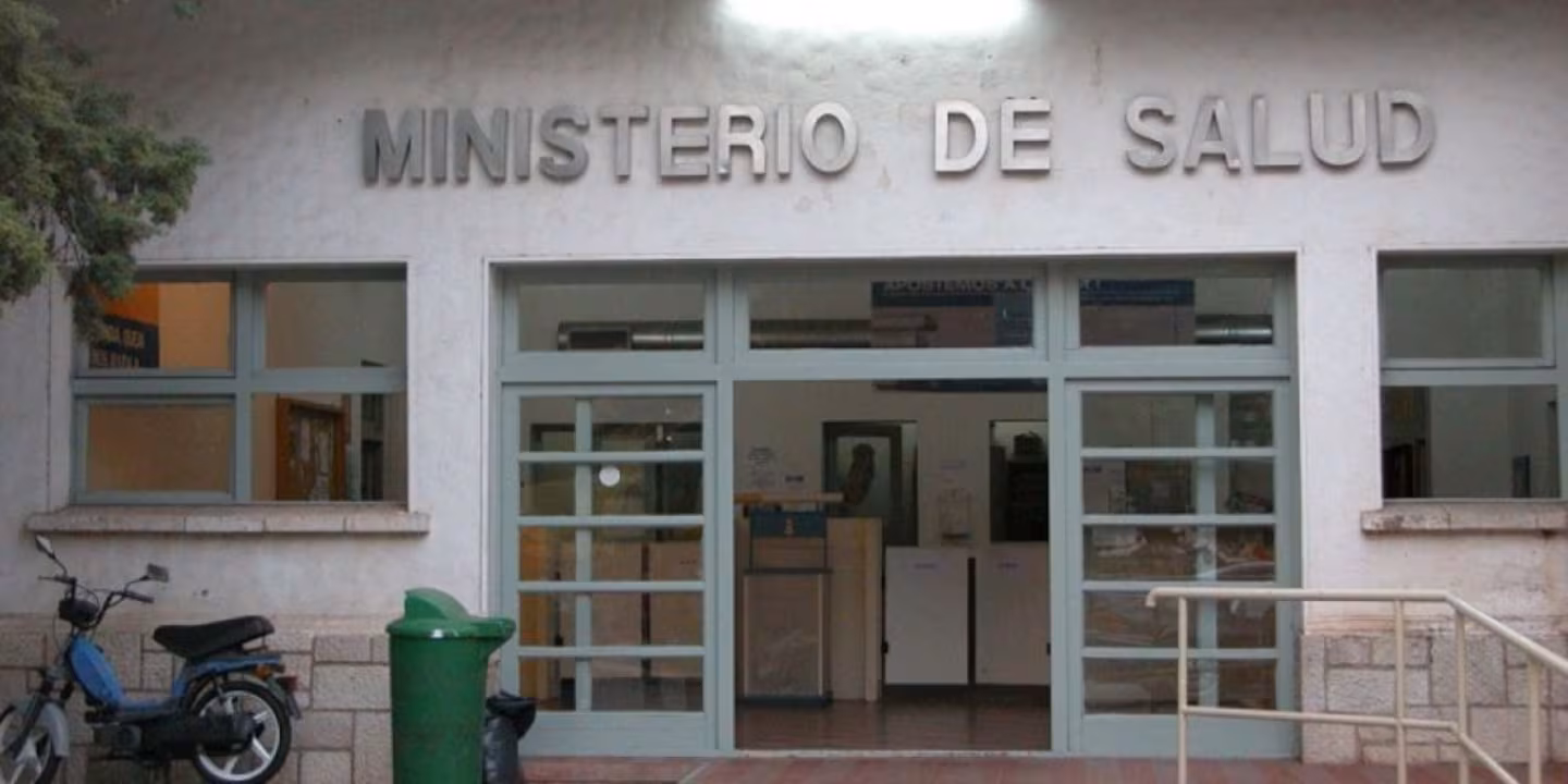 Murió un cordobés por leptospirosis, una peligrosa bacteria que transmiten los animales: cómo se contagia