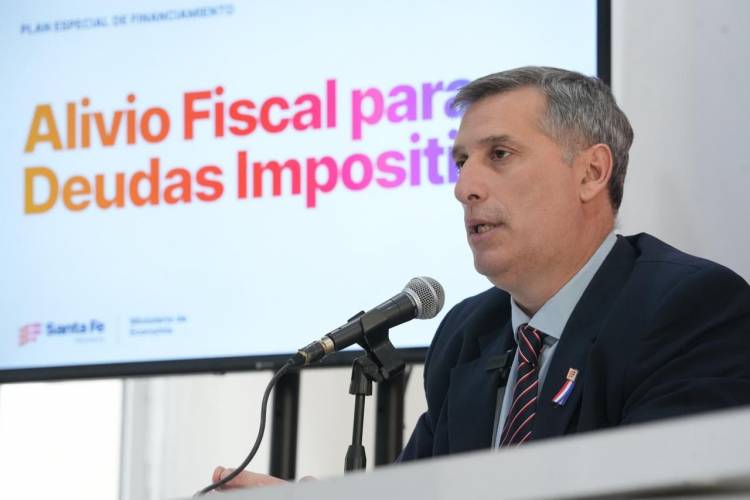 Pullaro lanza un plan de alivio fiscal con hasta 36 cuotas para empresas y familias santafesinas afectadas por la caída económica nacional
